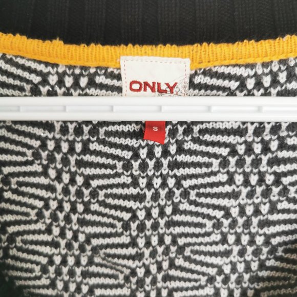 Knit sweater dress - Picture 2 of 4